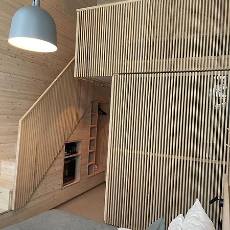 Brimibue Hotel Lom Bagian luar foto
